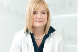 Dr Ewa Chlebus