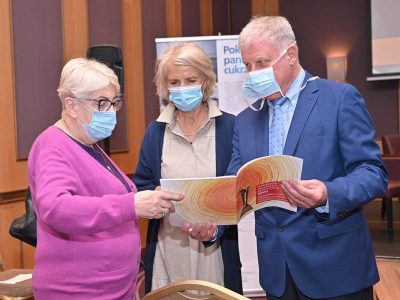 Naszych gości zainteresował album o laureatach Nagrody Zaufania