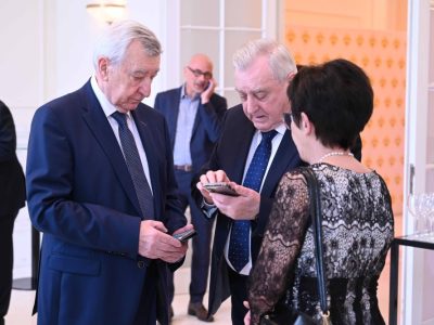 zloty-otis-2023-OTI_8059_cr